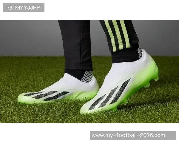 探索日系足球鞋的魅力与技术创新，助力每一场比赛的精彩表现